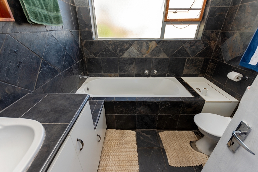 3 Bedroom Property for Sale in Laaiplek Western Cape